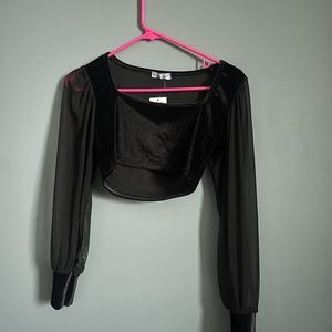 Super cropped suede black top with mesh sleeves